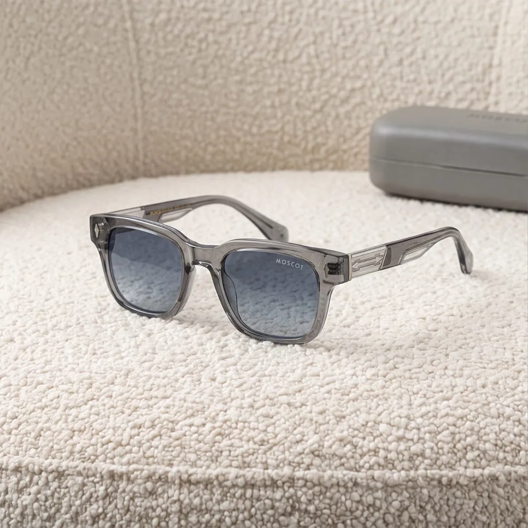 MOSCOT Square